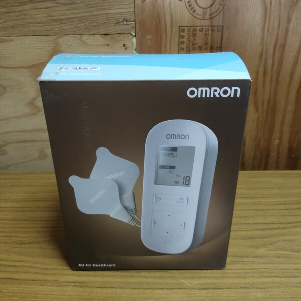 送料無料(1232)OMRON オムロン 温熱低周波治療器 HV-F312