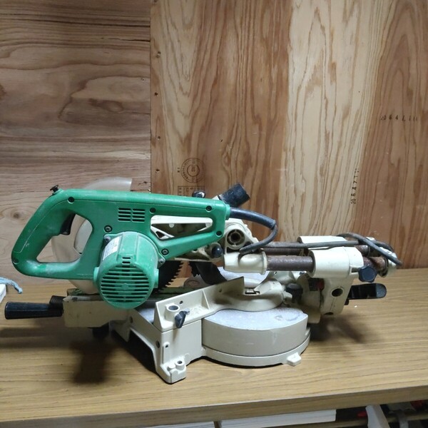 送料無料(1335)makita マキタ スライドマルノコ 190mm 丸ノコ M244