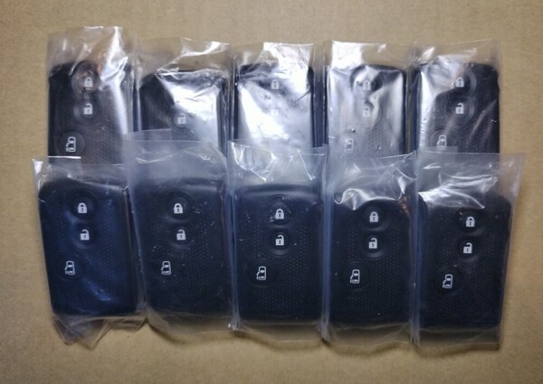 ダイハツ☆スマートキー☆3ボタン☆前期☆タントLA600S☆タントカスタムLA600S☆ウェイク☆純正新品☆未登録☆送料込 ☆10個セット