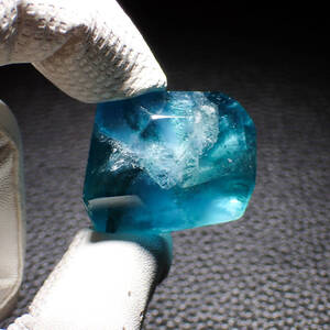 天然石 フローライト 鉱物標本 3 水晶 原石 青 ブルー 結晶 丸玉 蛍石 ハンドメイド ジュエリー 素材 天然 ポイント 鉱物 パワーストーン