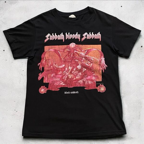 美品 ブラックサバス 公式 バンド Tシャツ コピーライト入り ひび割れ加工 バンT Black Sabbath Tee ひび割れ加工 Bloody 2012 ブラッディ