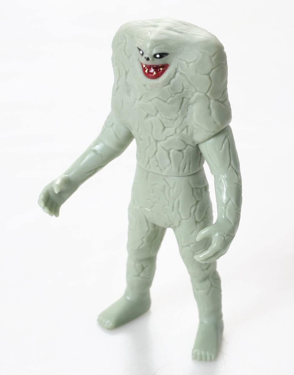 ☆BANDAI ジャミラ (タグ付き) 2001年 円谷プロ ソフビ