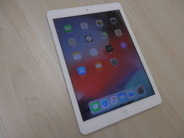 アップル 中古 ipad air MD788J/B タブレット シルバー 16GB wi-fiモデル 本体 通信機器【A205】