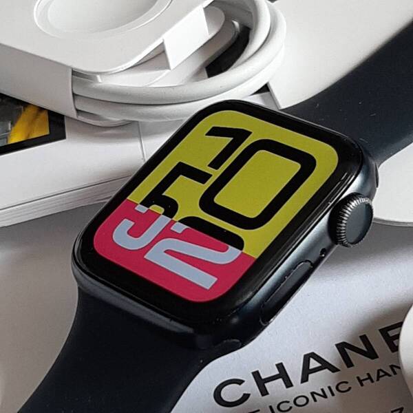 箱備品1式付き ☆ Apple Watch ☆ SE2 GPS/40mm ☆ アップルウォッチ AGK03(02)