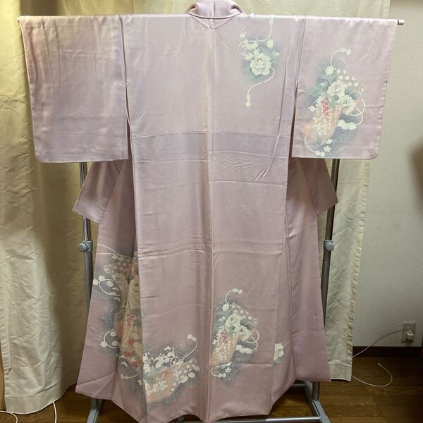 A 付下げ 袷 正絹 薄い藤色 刺繍入り 着物 和装 和風 和物 和服