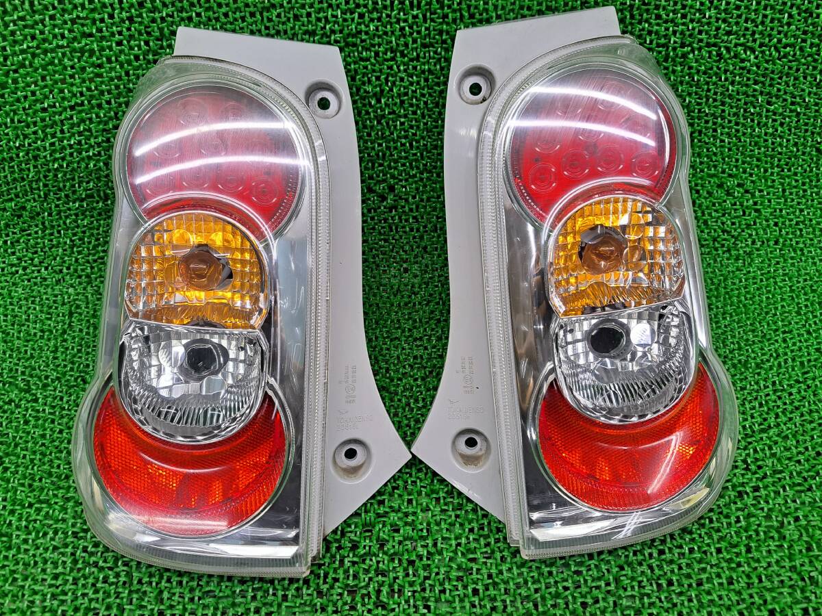 匿名配送 新品未使用 ミラココア L675S 右 テールランプ 純正品