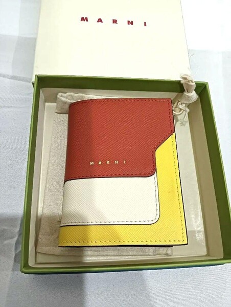 MARNI マルニ 二つ折り財布 レディース ジップ コンパクトウォレット サフィアーノレザー ブラウン バイカラー PFMOQ14U13 LV520 Z619M