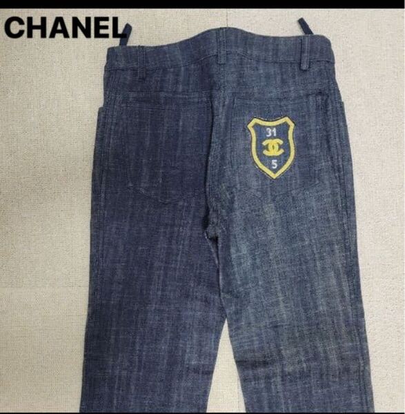 CHANEL 高貴エンブレム デニムパンツ ジーンズ インディゴブルー 特殊高貴デニム 未使用に近いですが、変色有り