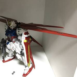 MG 1/100 ストライクガンダムV1.0 本体メタリック塗装完成品+オリジナルミキシングのバックパック+1/100おまけジャンク品4体 送料無料