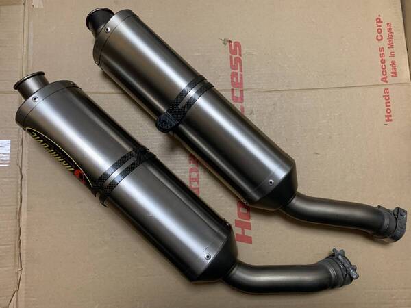美品☆廃盤品☆YZF-R1/YZFR1(5VY)04〜06年式☆AKRAPOVICアクラポビッチ チタンサイレンサー/マフラー☆送料無料