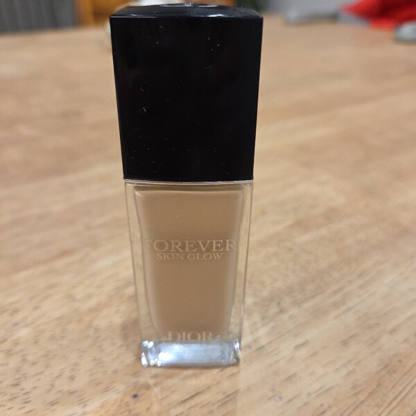 Dior ディオール フォーエヴァーフルイド グロウ