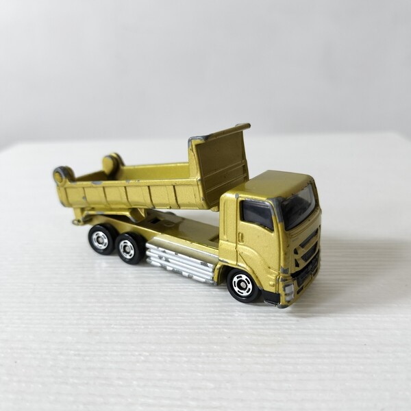 2016年 トミカ TOMICA NO.101 ISUZU GIGA DUMP TRUCK いすゞ ギガ ダンプ トラック いすず ミニカー