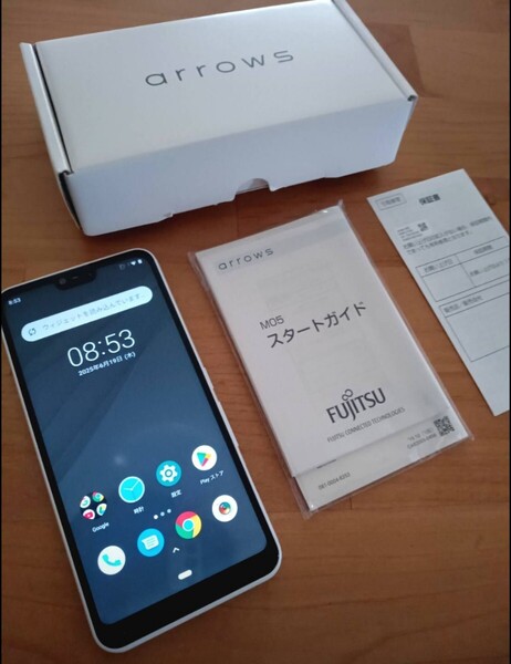 美品 完動品 富士通 arrows M05 ホワイト SIMフリー