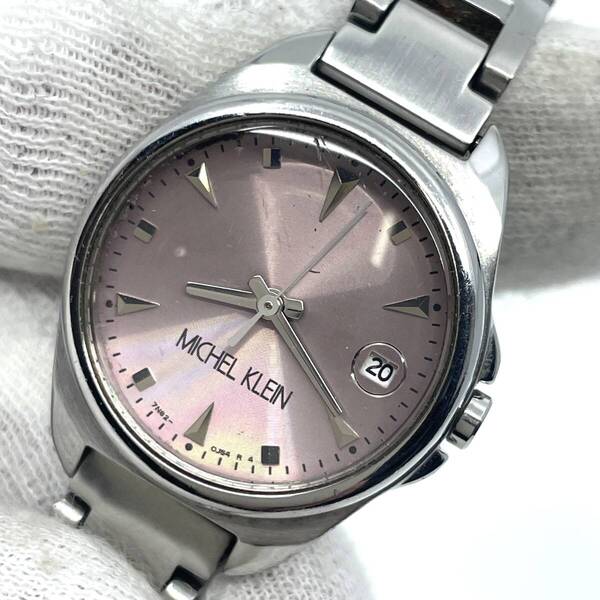 【電池切れ】MICHEL KLEIN ミッシェルクラン クォーツ 腕時計 ピンク文字盤 3針 デイト ラウンド ケースシルバー 金属 7N82-0DX0