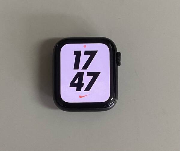 Apple Watch Series SE GPSモデル 40mm ブラック アルミニウム