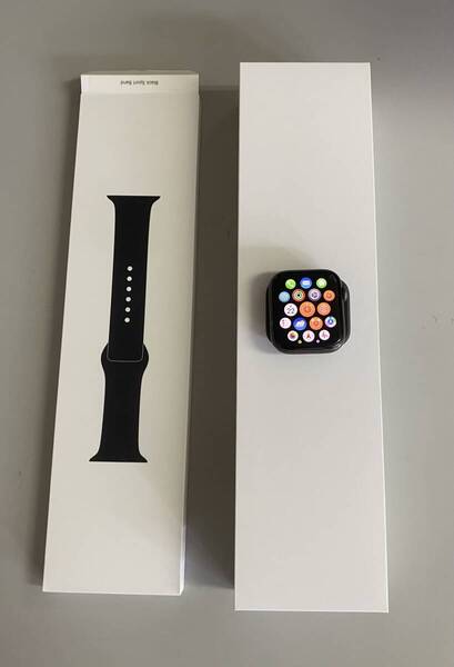 Apple Watch Series 5 GPSモデル 44mm ブラック アルミニウムケースとブラックスポーツバンド