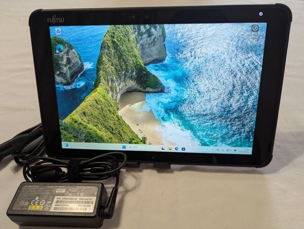 Fujitsu タブレット-ARROWS Tab Q5010/DEG Celeron SSD 128GB /Windows11