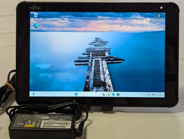 Fujitsu ARROWS Tab Q5010/DEG Celeron SSD 128GB /Windows11