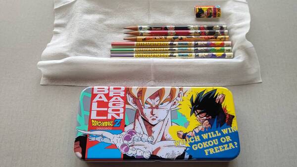 ドラゴンボールZ 筆箱と、鉛筆等をおまけで。DRAGON BALL Z pencil case スーパーサイヤ人 孫悟空 フリーザ クリリン 孫悟飯