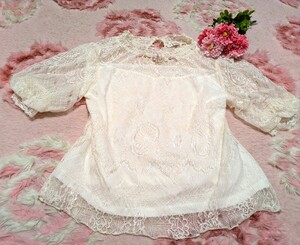 axes femme◆白◆花柄&レース◆光沢◆高級◆レース◆花柄のビジュー付き◆激可愛◆メチャメチャ着やすい▲お洋服