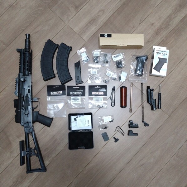 GHK AKS74U GBB カスタムパーツ多数