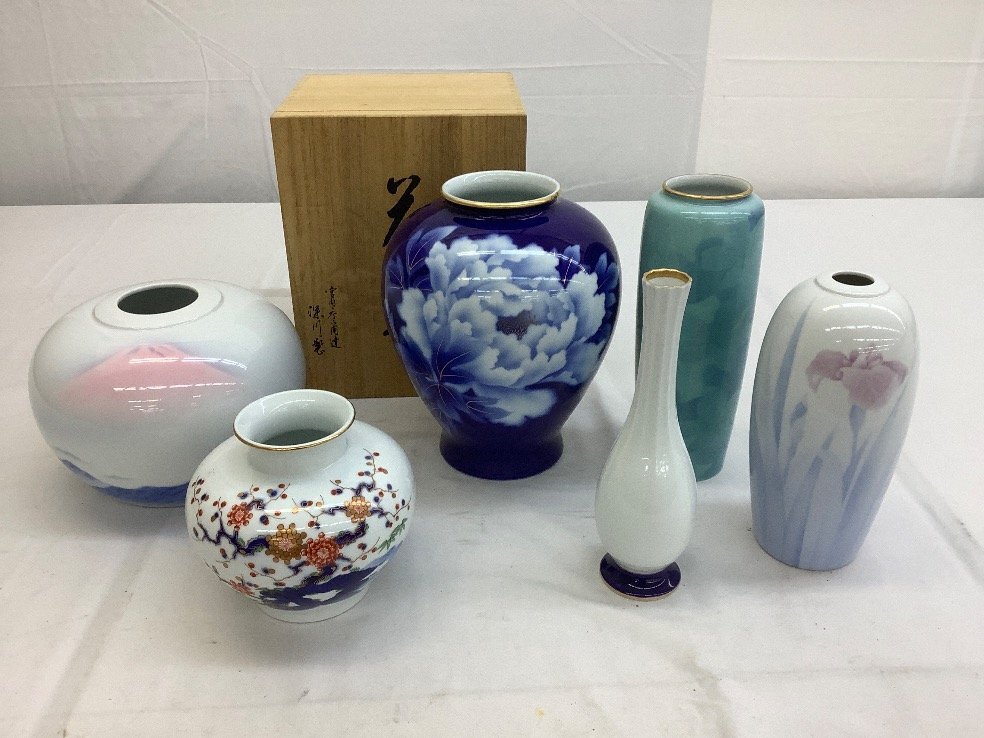 宮内庁御用達 深川製磁 君島一郎 花器 花瓶 一輪挿し 白百合 金彩 箱無し 宮内庁御用達 深川製磁 君島一郎 花器 花瓶 一輪挿し 白百合
