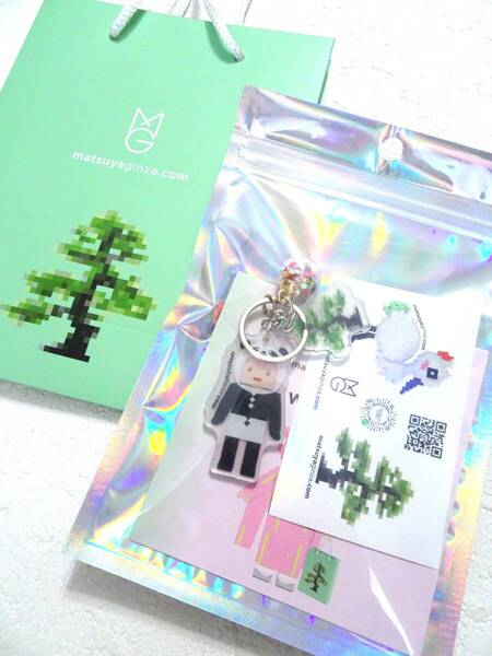 非売品 新品 未開封 松屋銀座 100周年記念 ノベルティ アクリル キーホルダー パンダ 着ぐるみ ①