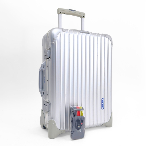 美品 RIMOWA リモワ TOPAS トパーズ 32L 機内持ち込み 2輪 TSAロックベルト付 アルミ 銀色 青ロゴ キャビン スーツケース キャリーバッグ