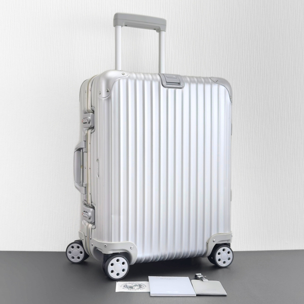 RIMOWA リモワ TOPAS トパーズ 45L 4輪 TSAロック キャビンプラス アルミ オリジナル シルバー 銀色 大容量 スーツケース キャリーバッグ
