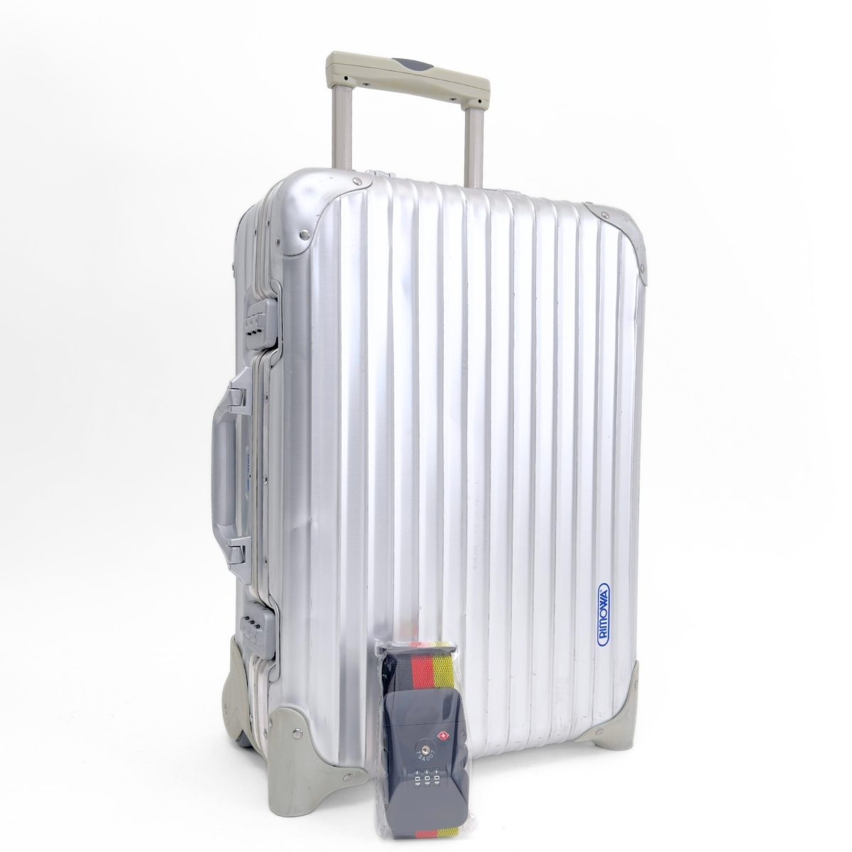 リモアキャリーケース 青ロゴ32L シルバー アルミニウム Yahoo!オークション -「青ロゴ」(リモワ) (スーツケース