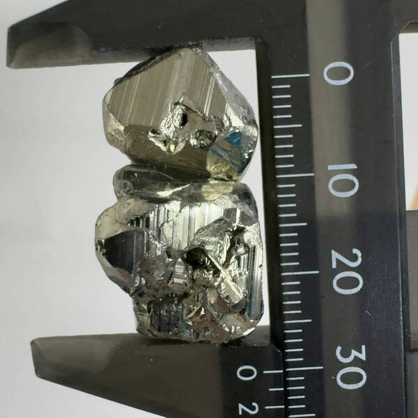 【E30200】 黄鉄鉱 パイライト pyrite ペルー 天然石 鉱物 パワーストーン 原石