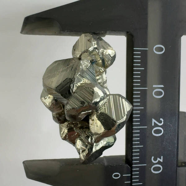 【E30199】 黄鉄鉱 パイライト pyrite ペルー 天然石 鉱物 パワーストーン 原石