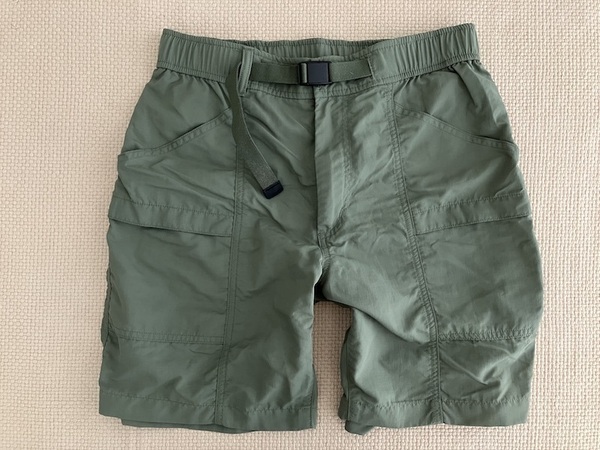 即決 ユニクロ ギアショーツ ショートパンツ カーキ オリーブ グリーン Sサイズ ベルト留め具が黒 UNIQLO ナイロン