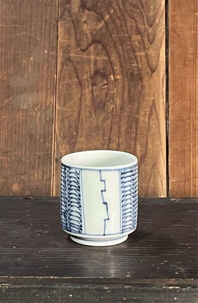 希少 珍品 古伊万里 覗き猪口 無傷完品 網目 縦鎖 鍵線 筒盃 縦鎬 縦縞 のぞき猪口 酢猪口 民藝 民芸 くらわんか 白洲正子