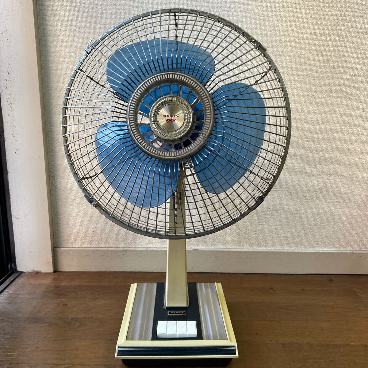 【送料無料】完動品 レトロ扇風機(サンヨー) Yahoo!オークション -「扇風機 レトロ サンヨー」(家電、AV