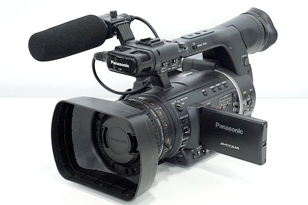 Panasonic ag ac160a 付属品有り　若干の難あり AG-AC160A Panasonic〜ハンドヘルドカメラとしての方向性