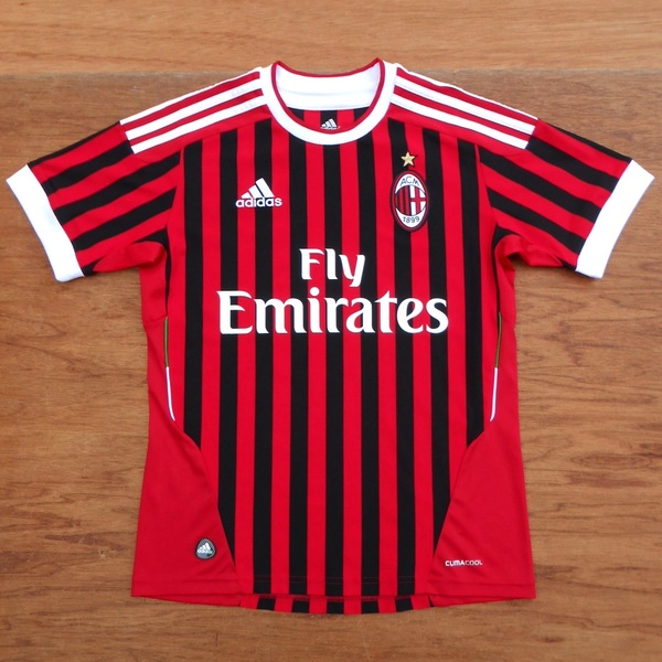 美品 正規 ACミラン adidas ユニフォーム 160 アディダス ユニフォーム KIDS キッズ プラクティス ゲームシャツ Milan セリアA レプリカ