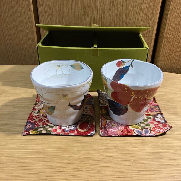 ▼和藍≪カップ 2個 コースター 2枚≫陶器製 美濃焼 和柄 山茶花? 花かいろう ロックカップ