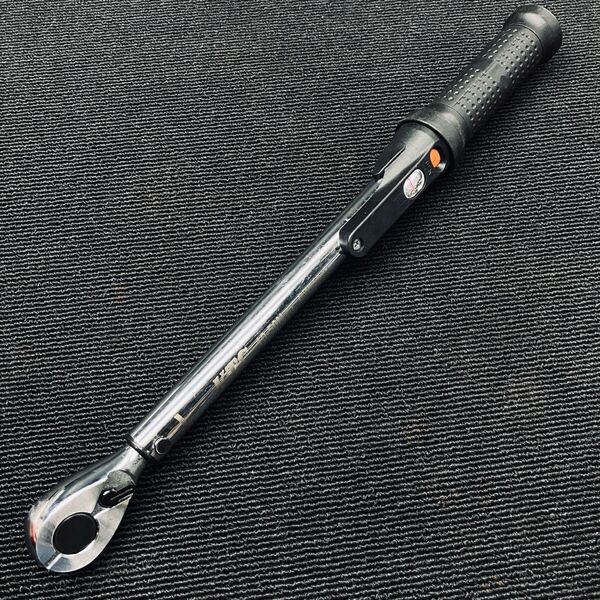 中古 KTC GW050-03 プレセット型トルクレンチ 差込:9.5sq. 範囲:10~50Nm ※プラ部分割れ有