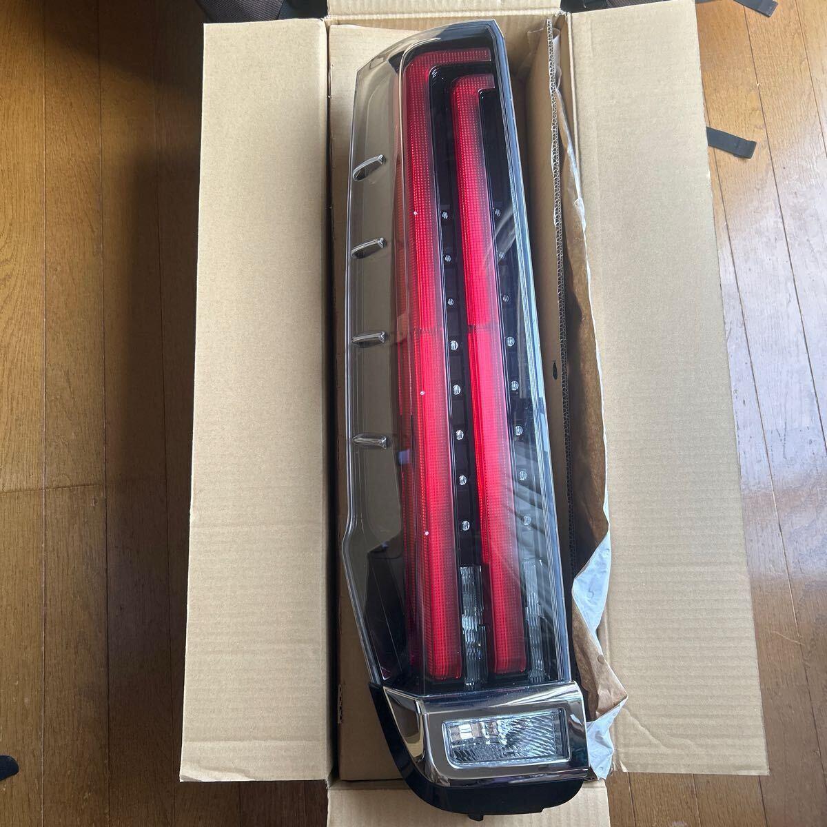 80系 ヴォクシー 前期 純正テールランプ 右(運転席側)★美品★ 2025年最新】Yahoo!オークション -ヴォクシー 80 テール 純正