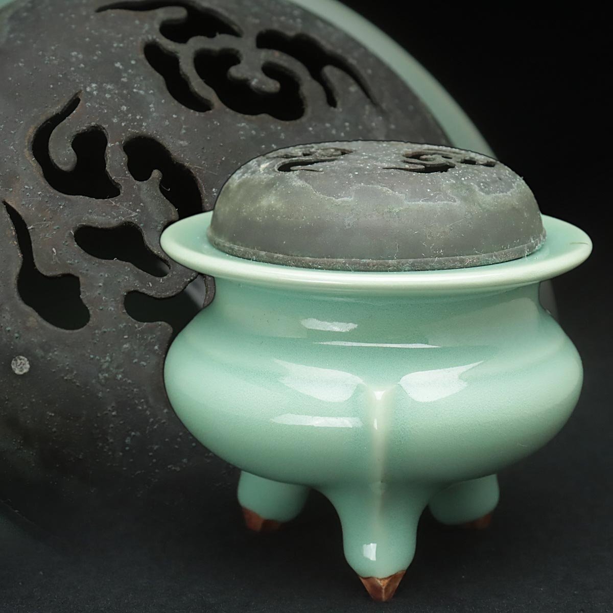 香炉 白磁 古陶磁器 骨董 アンティーク China 三つ足 花 古玩 古美術