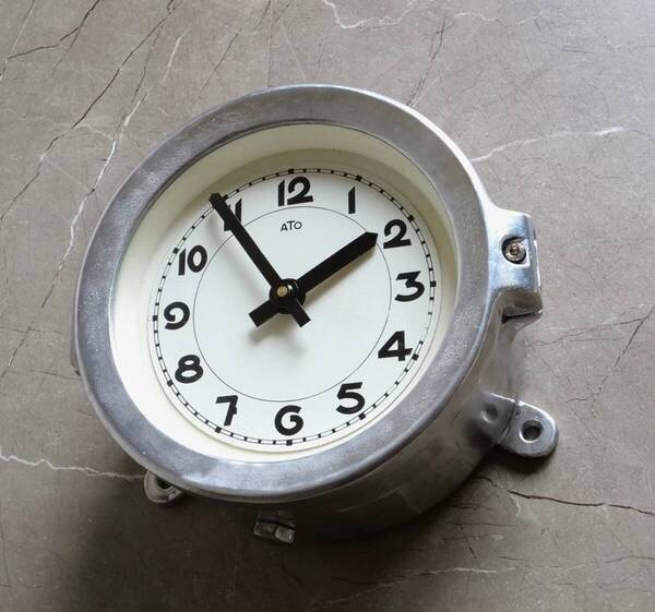フランス Wall clock “ATO” レオン・アト かわいいフォント文字盤 壁掛け時計 shop アトリエ -345