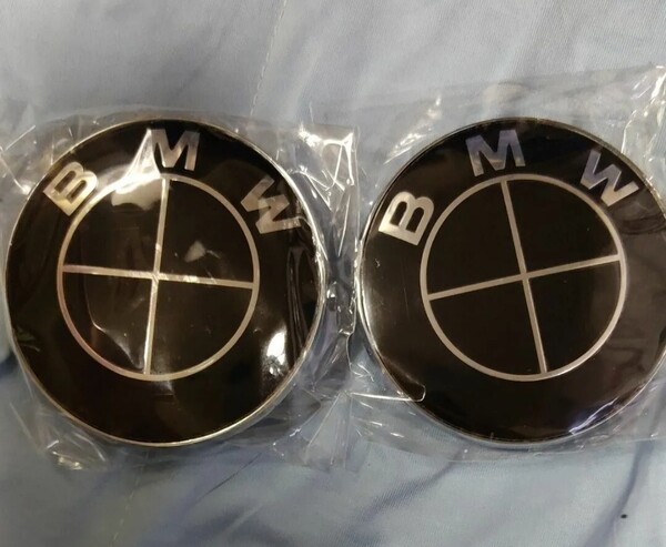 送料込み BMW ブラックボンネットエンブレム リアエンブレム 82mm 2枚 前後セット フロント リアエンブレムセット
