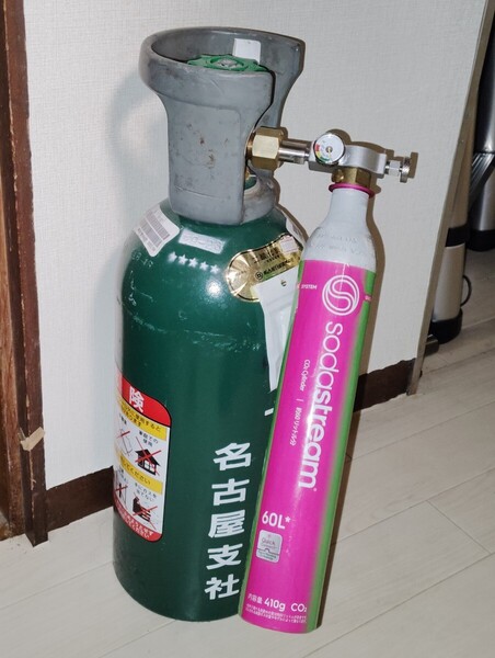 説明書付き簡単補充 送料込み格安 アダプター ソーダストリーム ミドボン ピンクタンク ガスシリンダー 圧力計付 テラ アート