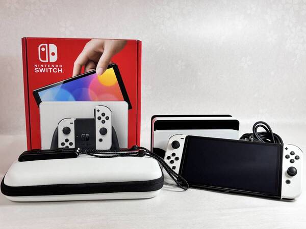使用頻度少 美品 専用キャリングケース付き ニンテンドー NINTENDO SWITCH 有機ELモデル ホワイト 本体 @4186