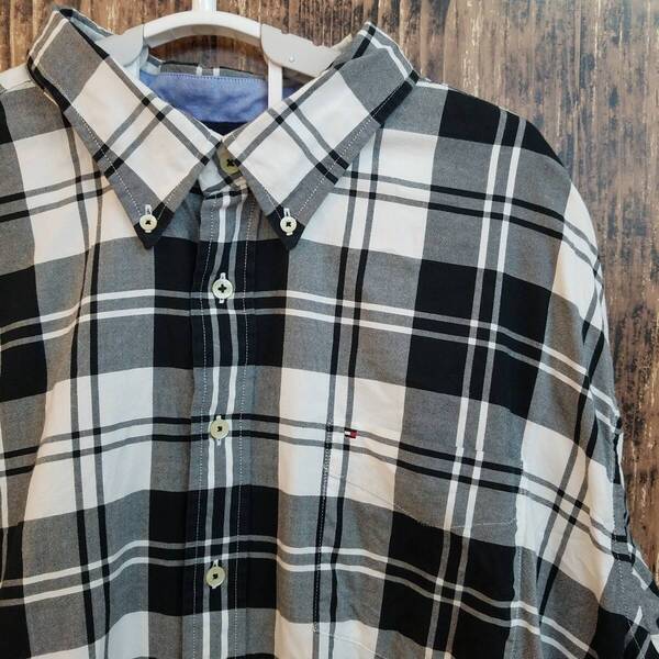 中古 アメリカ古着 TOMMY HILFIGER トミーヒルフィガー 長袖シャツ メンズ XXLサイズ 2XL 3L 白色 黒色 チェック柄 ビンテージ 送料無料