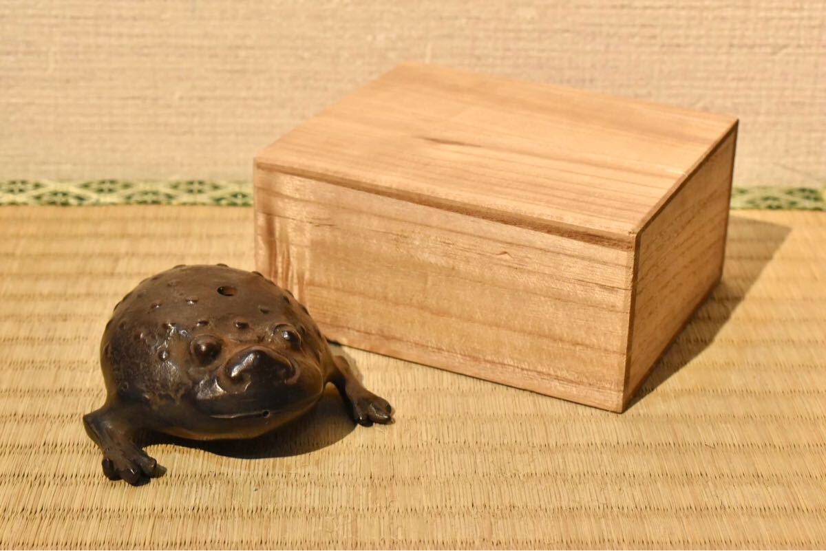 時代提げ物 書道具 唐木瘤木 銅装飾 水滴 時代箱 M 8621