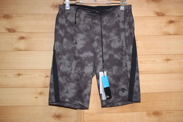 未使用デサント DESCENTE メンズM BK 迷彩ハーフパンツ サンスクリーン ライトショーツ UVカット ストレッチ DMMPJD98Z 送料無料即決