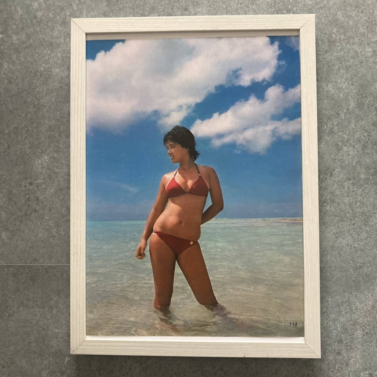Yahoo!オークション - 105.5×37㎝ 昭和55年 水着 山口百恵/榊原