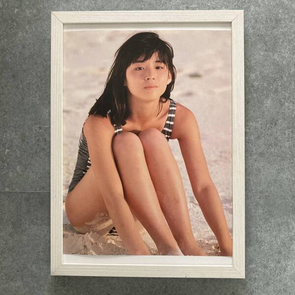 ●額装品 石田ゆり子 水着 グラビア A4サイズ額入り ポスター風 アートフレーム 送料無料 D325